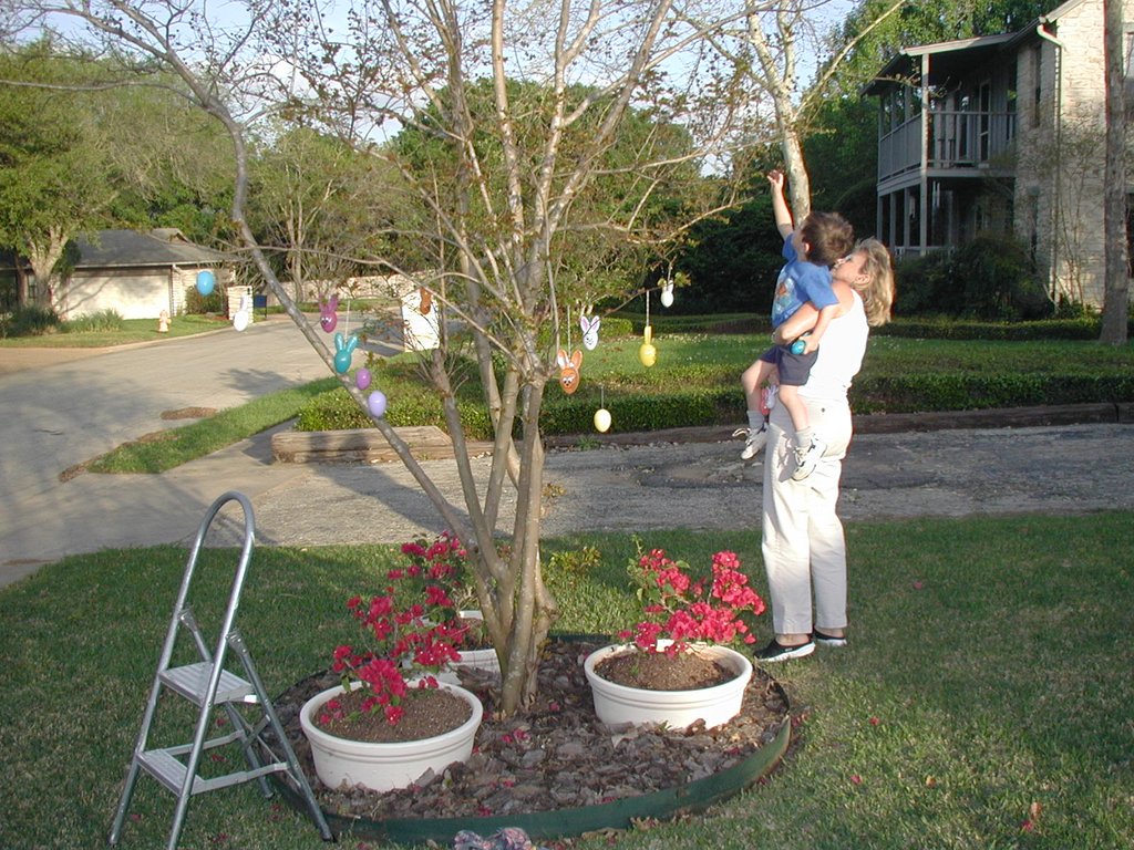 2004/03(March)/Easter/1024x768_2004-03-27-Easter-prep-3-Janeen-Dax.JPG
