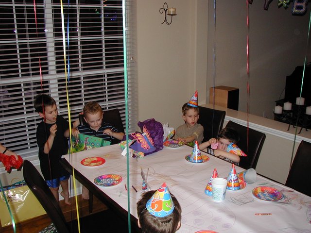 2004/03(March)/Misc/640x480_2004-03-05-Vale-Bday-3-presents.JPG