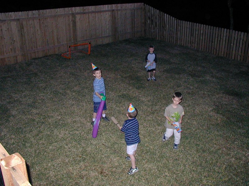 2004/03(March)/Misc/800x600_2004-03-05-Vale-Bday-1-Chance.JPG