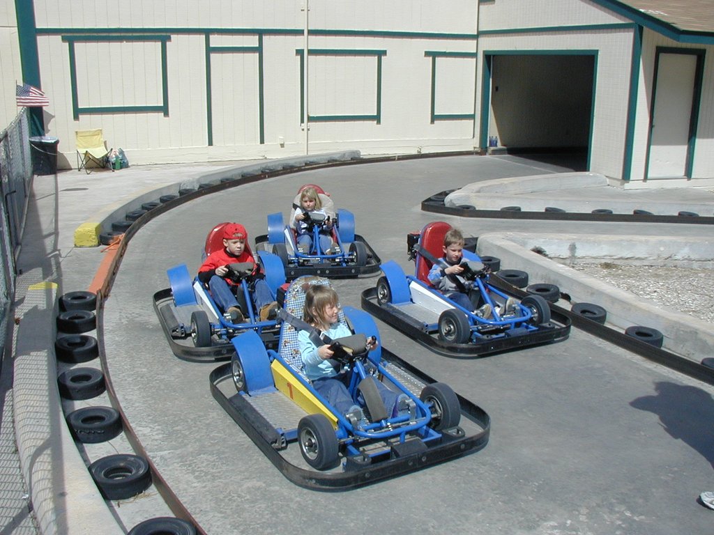 2004-03-16-Ruidoso-10-Chance-Brittney-McKenzie-racing-cars.JPG