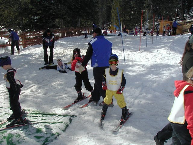 2004/03(March)/Ruidoso/640x480_2004-03-13-Ruidoso-15-Chance-ski-school.JPG