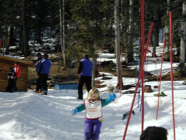 2004/03(March)/Ruidoso/640x480_2004-03-13-Ruidoso-19-McKenzie-ski-school.JPG