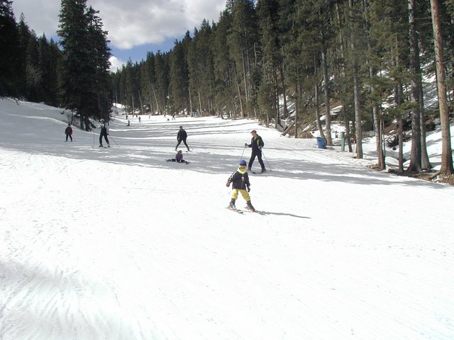 2004/03(March)/Ruidoso/640x480_2004-03-15-Ruidoso-16-Chance-skiing.JPG