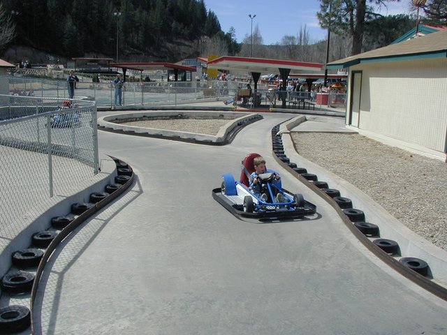 2004/03(March)/Ruidoso/640x480_2004-03-16-Ruidoso-14-Chance-racing-cars.JPG