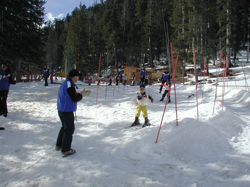 2004/03(March)/Ruidoso/800x600_2004-03-13-Ruidoso-14-Chance-ski-school.JPG