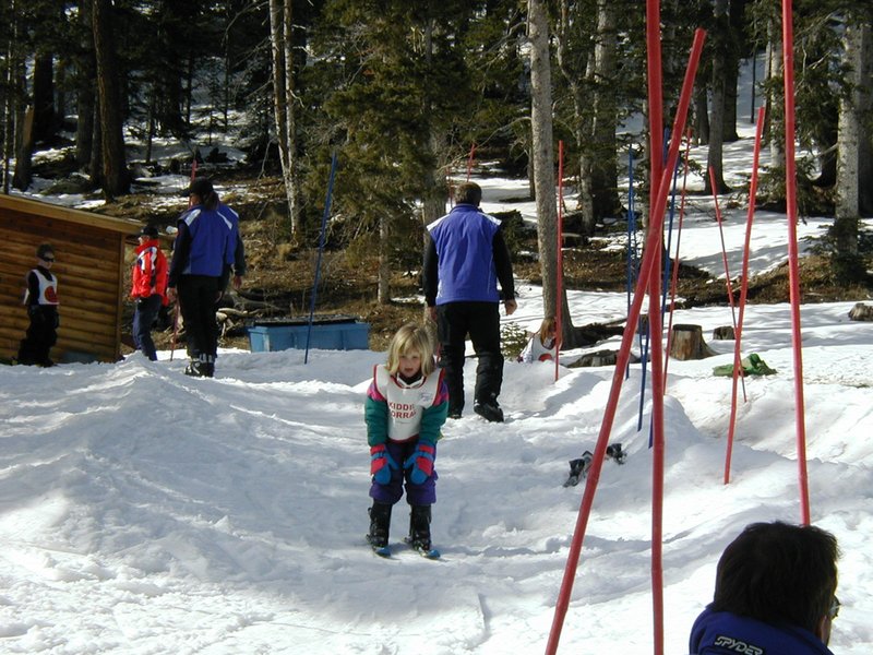 2004/03(March)/Ruidoso/800x600_2004-03-13-Ruidoso-18-McKenzie-ski-school.JPG