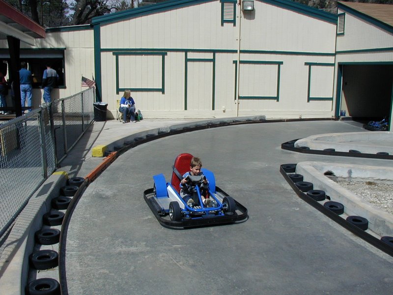 2004/03(March)/Ruidoso/800x600_2004-03-16-Ruidoso-16-Chance-racing-cars.JPG