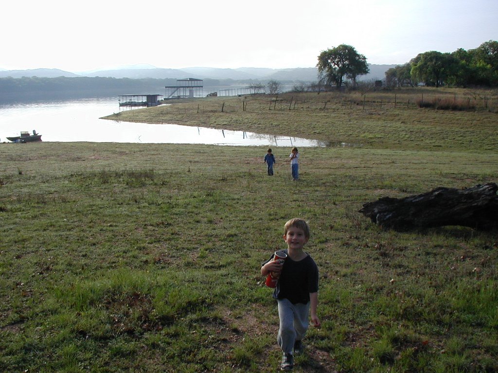 2004/04(April)/Camping-Pace-Bend/1024x768_2004-04-03-Camping-Pace-Bend-05-Chance-Kalyani-Dax.JPG
