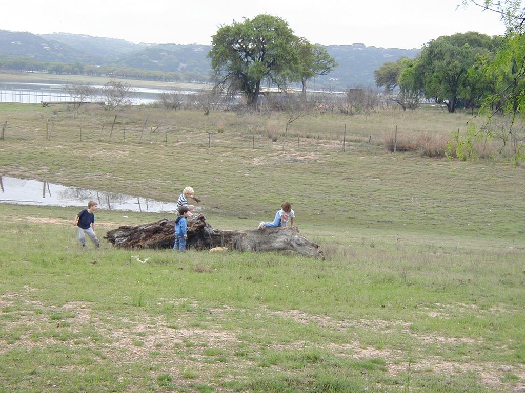 2004/04(April)/Camping-Pace-Bend/1024x768_2004-04-03-Camping-Pace-Bend-12-Chance-Zen-Dax-Kalyani.JPG