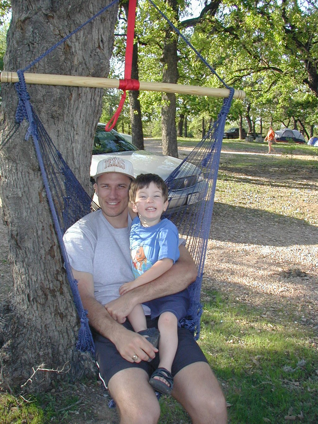 2004/04(April)/Camping-Pace-Bend/1024x768_2004-04-03-Camping-Pace-Bend-38-Travis-Dax-hammock-flash.JPG
