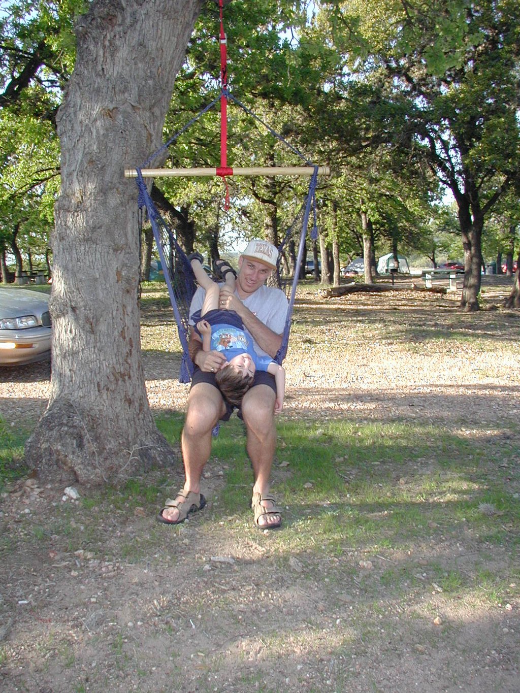 2004/04(April)/Camping-Pace-Bend/1024x768_2004-04-03-Camping-Pace-Bend-40-Travis-Dax-hammock.JPG