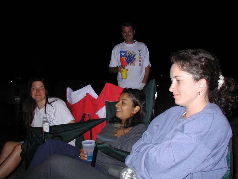 2004-04-03-Camping-Pace-Bend-62-Kiffin-Doug-Kavita-Suzi-campfire.JPG
