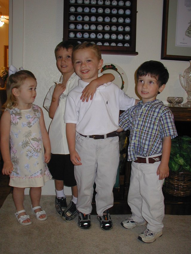 2004/04(April)/Easter/640x480_2004-04-11-Easter-03-Kyla-Chance-Vale-Dax.JPG
