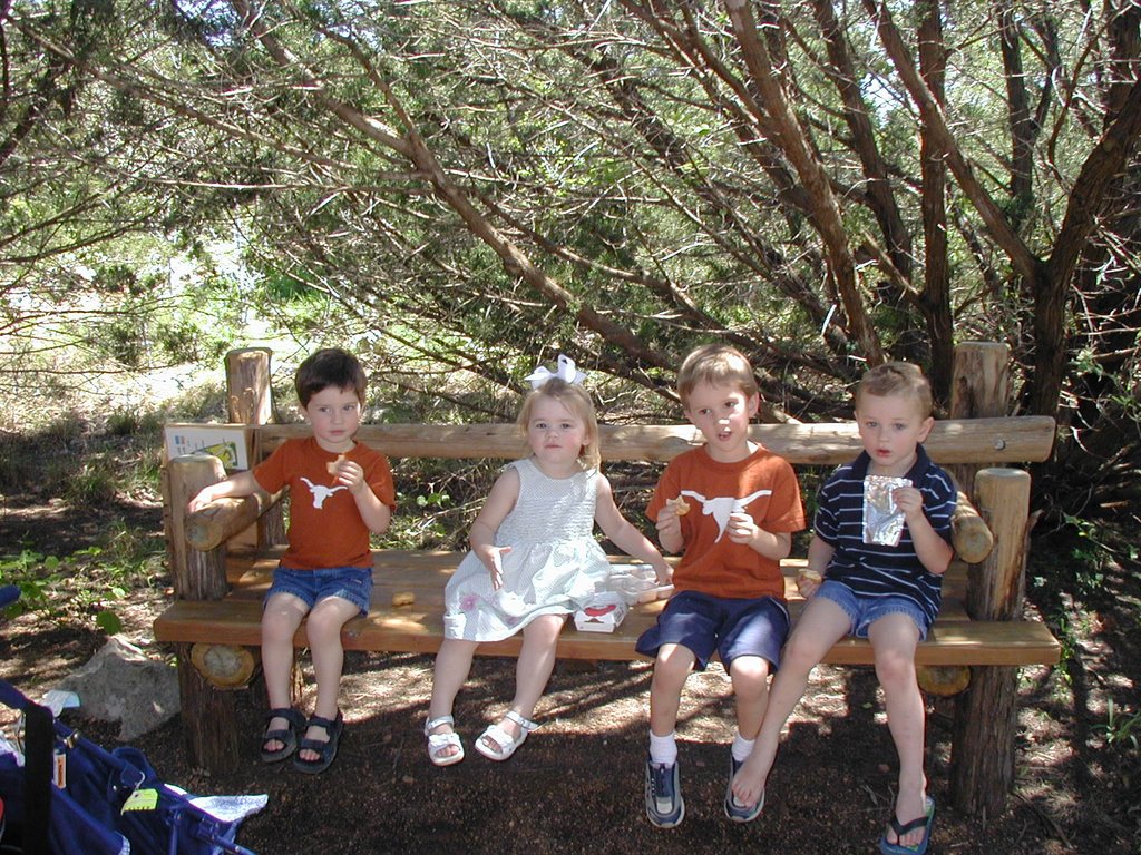 2004-04-01-wildflower-center-17-Dax-Kyla-Chance-Vale.JPG