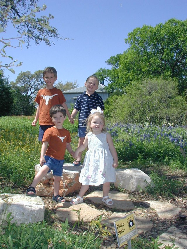 2004-04-01-wildflower-center-04-Chance-Dax-Vale-Kyla.JPG