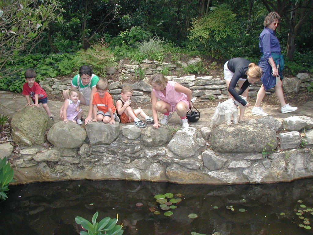 2004/04(April)/Heather-Birthday/1024x768_2004-04-04-Heather-Bday-21-Dax-Kyla-Suzi-Chance-Vale-Janeen-Heather-and-Mom.JPG