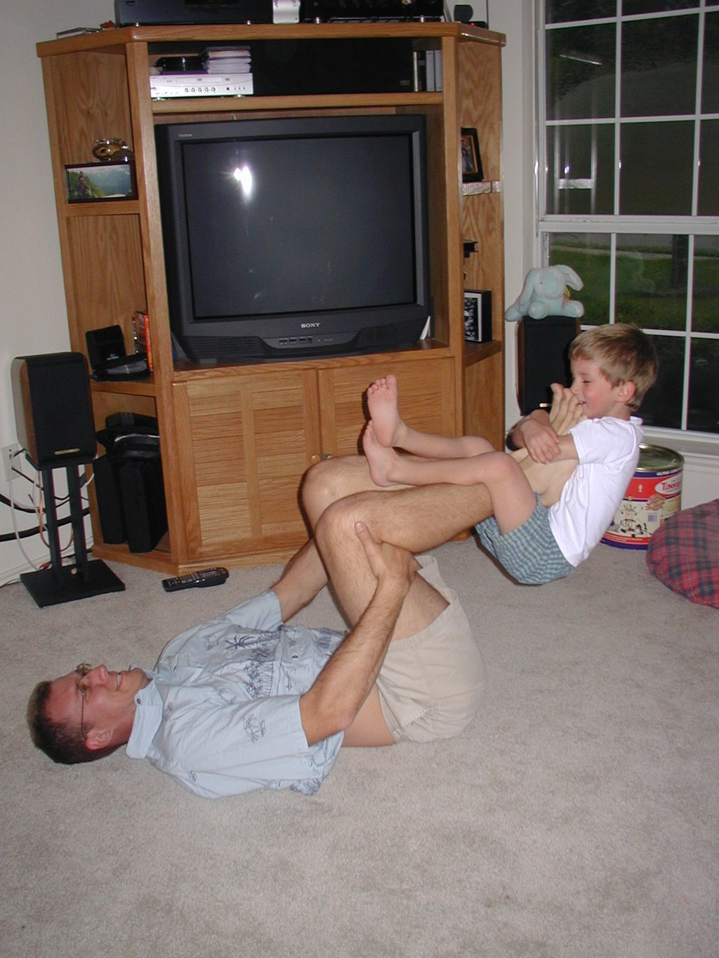2004-04-10-Travis-Chance-LegFlying-2.JPG