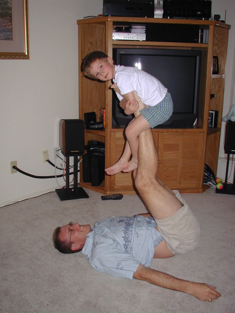 2004-04-10-Travis-Chance-LegFlying-1.JPG