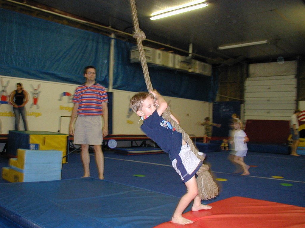 2004/05(May)/Dax-Bday/1024x768_2004-05-08-Dax-3rd-Bday-07-Chance.JPG