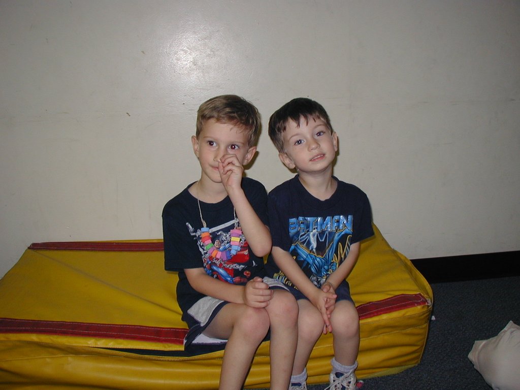 2004/05(May)/Dax-Bday/1024x768_2004-05-08-Dax-3rd-Bday-33-Chance.JPG