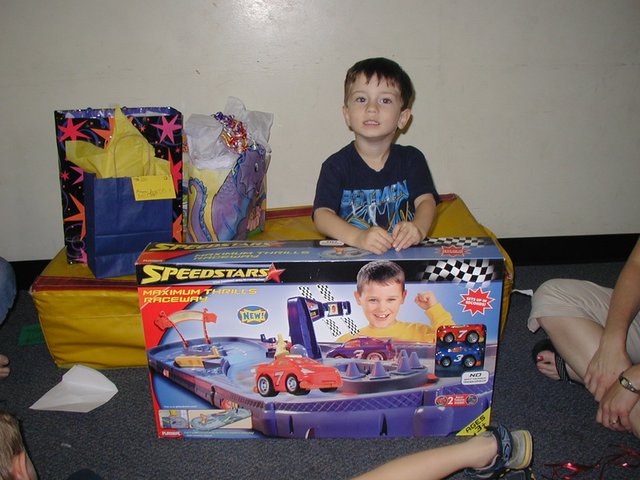 2004-05-08-Dax-3rd-Bday-26-race-cars.JPG