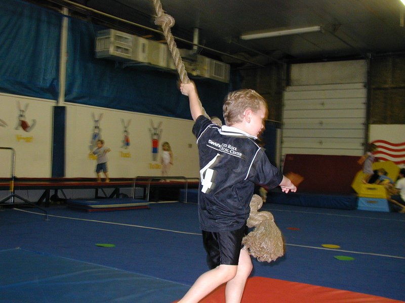 2004/05(May)/Dax-Bday/800x600_2004-05-08-Dax-3rd-Bday-09-Vale.JPG