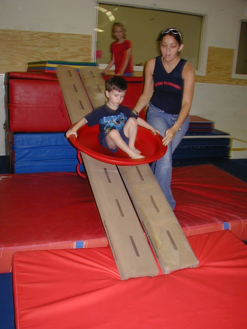 2004/05(May)/Dax-Bday/800x600_2004-05-08-Dax-3rd-Bday-12.JPG