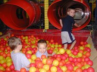 2004-05-08-Dax-3rd-Bday-06-Chance.JPG