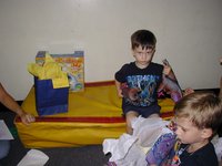 2004-05-08-Dax-3rd-Bday-29-Dinosaur.JPG