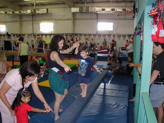 2004/05(May)/Gymnastics/640x480_2004-05-08-Gymnastics-16-Dax.JPG