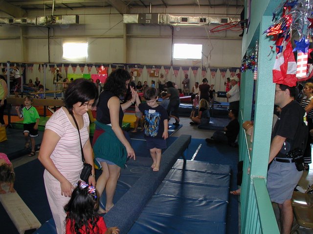 2004/05(May)/Gymnastics/640x480_2004-05-08-Gymnastics-17-Dax.JPG