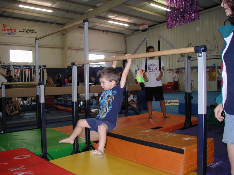 2004/05(May)/Gymnastics/800x600_2004-05-08-Gymnastics-13-Dax.JPG