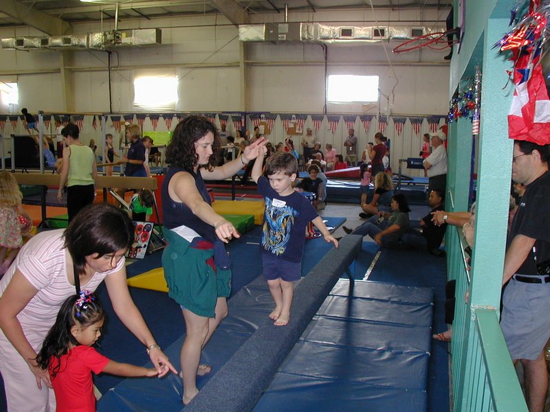 2004/05(May)/Gymnastics/800x600_2004-05-08-Gymnastics-16-Dax.JPG
