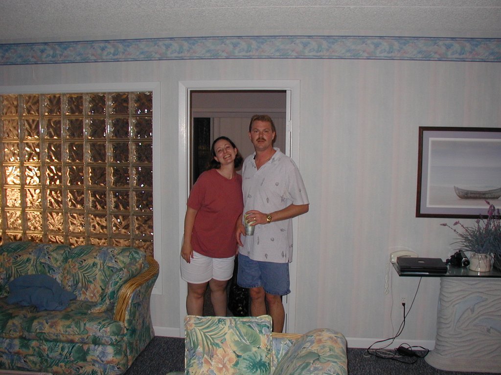 2004/05(May)/Port_Aransas/1024x768_2004-05-30-PortAransas-6-Marci-Doug.JPG