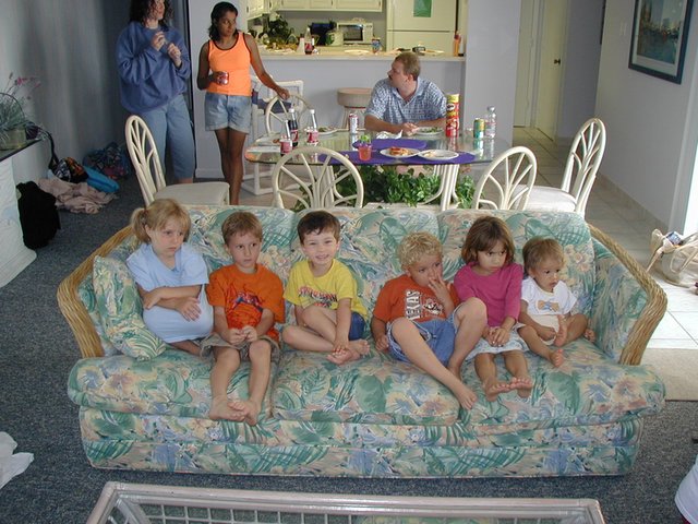 2004-05-30-PortAransas-1-McKenzie-Chance-Dax-Zen-Kalyani-Sachin-Suzi-Kavita-Doug.JPG