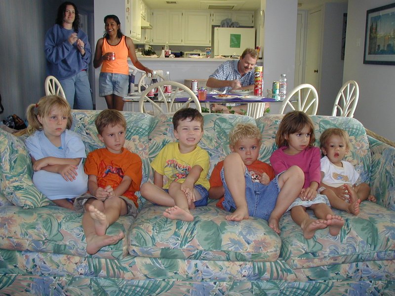 2004-05-30-PortAransas-2-McKenzie-Chance-Dax-Zen-Kalyani-Sachin-Suzi-Kavita-Doug.JPG