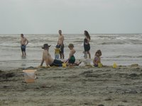 2004-05-29-PortAransas-7-Doug-Ben-Dax-Travis-Sachin-Kiffin-Kalyani.JPG