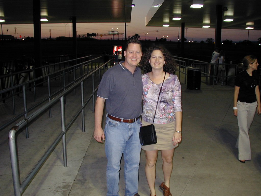 2004/05(May)/Suzi-Bday/1024x768_2004-05-24-Suzi-Bday-15-Greg.JPG