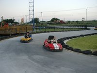 2004-05-24-Suzi-Bday-06-racecar-Heather-Ren-Brittney.JPG