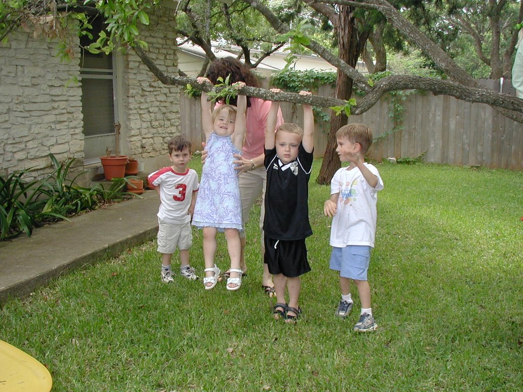 2004/05(May)/Zane-Errett-Bday/1024x768_2004-05-15-Zane-Errett-Bday-2-Suzi-Dax-Vale-Chance-Kyla.JPG
