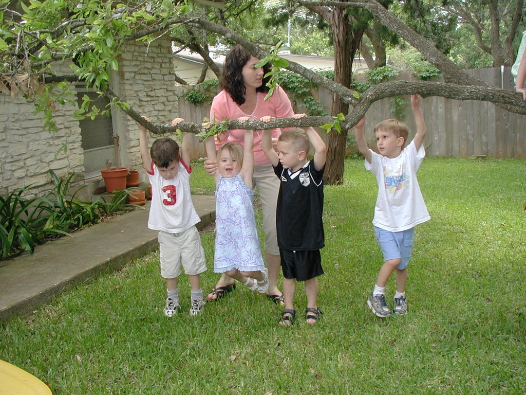 2004/05(May)/Zane-Errett-Bday/1024x768_2004-05-15-Zane-Errett-Bday-3-Suzi-Dax-Vale-Chance-Kyla.JPG
