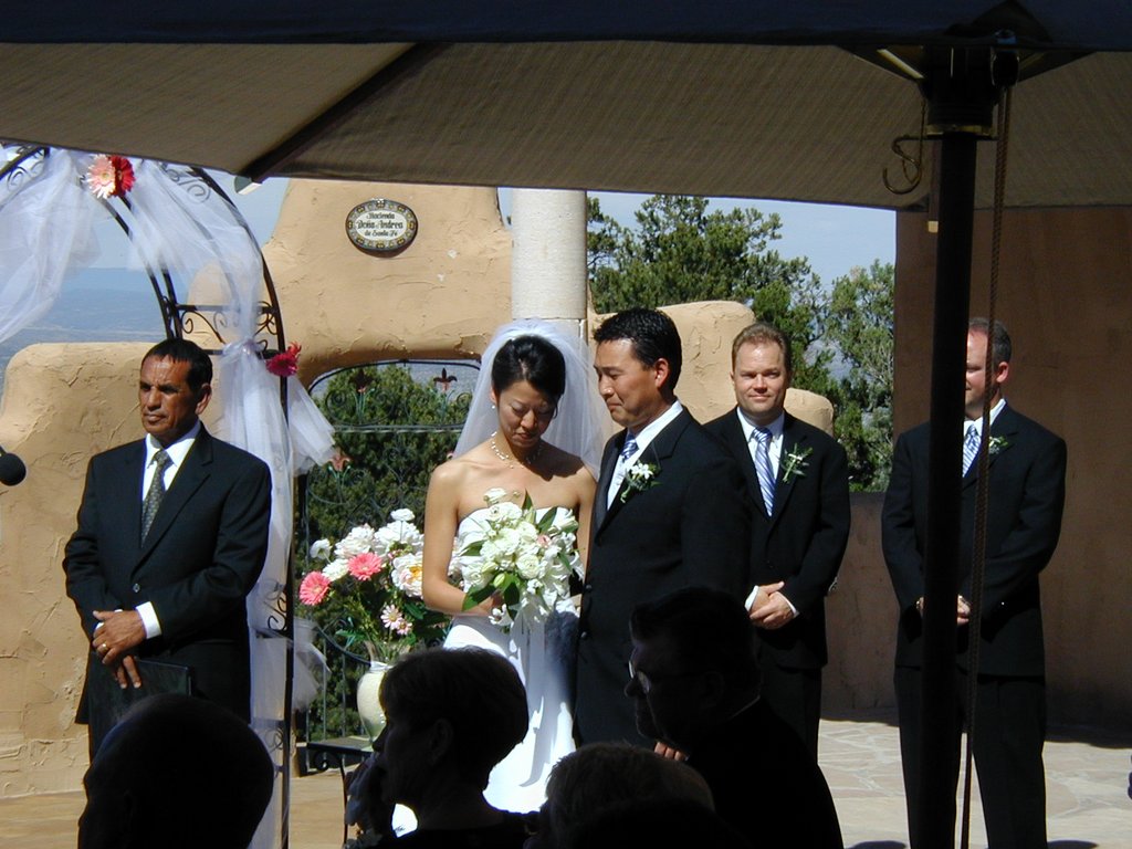 2004/06(June)/Jaymee-Steve-Wedding/02(Wedding-Day)/1024x768_2004-06-12-Jaymee-Steve-Wedding-30.JPG
