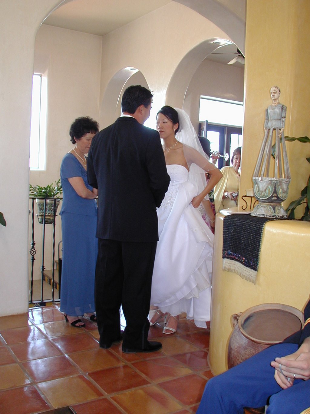 2004/06(June)/Jaymee-Steve-Wedding/02(Wedding-Day)/1024x768_2004-06-12-Jaymee-Steve-Wedding-54.JPG