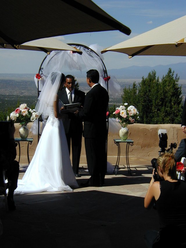 2004/06(June)/Jaymee-Steve-Wedding/02(Wedding-Day)/640x480_2004-06-12-Jaymee-Steve-Wedding-35.JPG