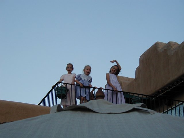 2004-06-12-Jaymee-Steve-Wedding-70-girls-playing.JPG