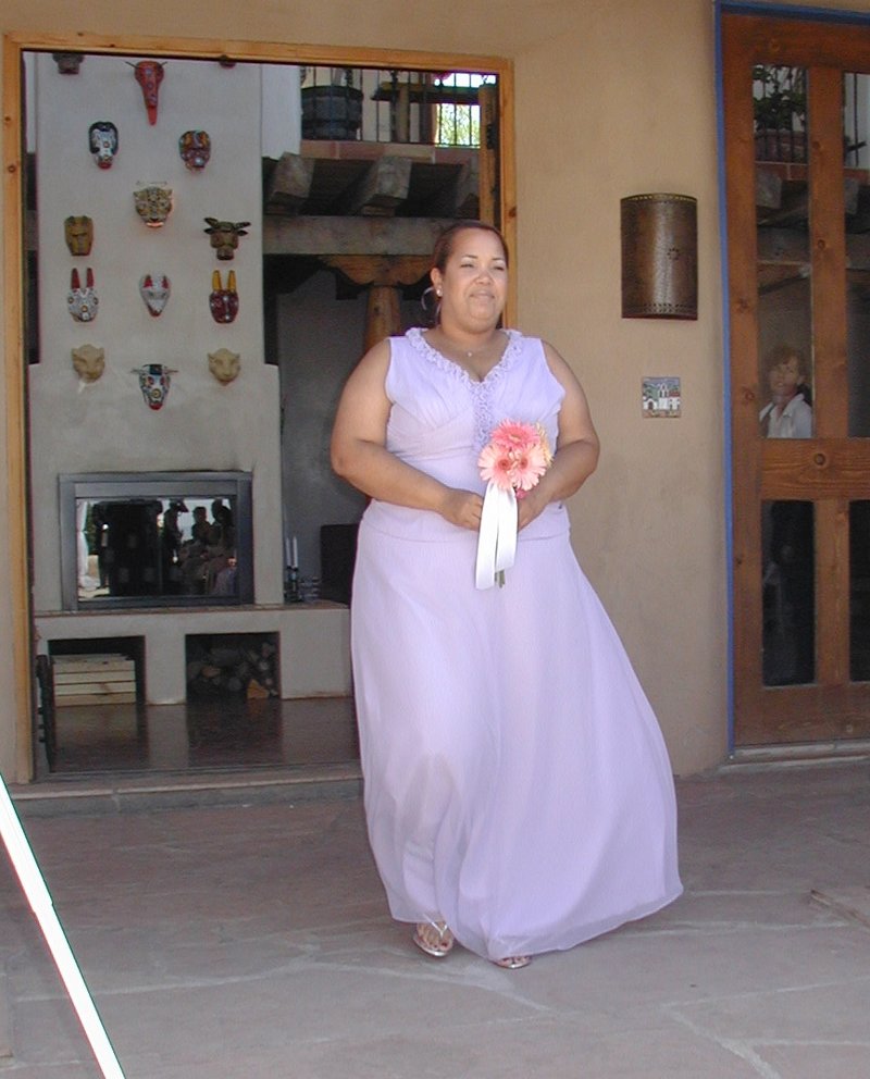 2004/06(June)/Jaymee-Steve-Wedding/02(Wedding-Day)/800x600_2004-06-12-Jaymee-Steve-Wedding-16-bridesmaid.JPG