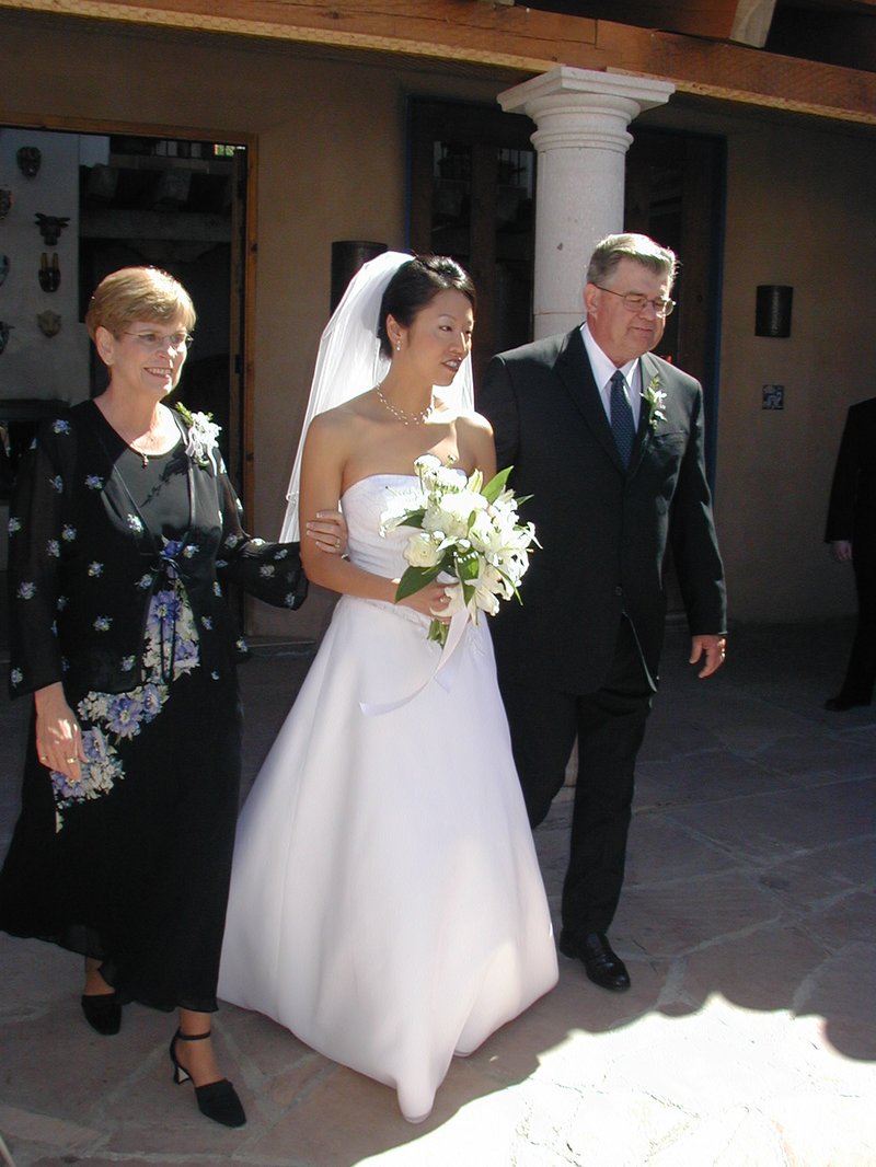 2004/06(June)/Jaymee-Steve-Wedding/02(Wedding-Day)/800x600_2004-06-12-Jaymee-Steve-Wedding-20-Marci-Ron.JPG