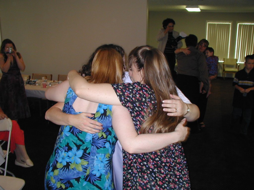2004/06(June)/Trish-Wedding/1024x768_2004-06-26-Trish-Greg-wedding-13.JPG