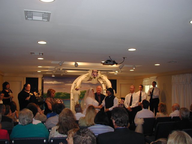 2004/06(June)/Trish-Wedding/640x480_2004-06-26-Trish-Greg-wedding-08.JPG