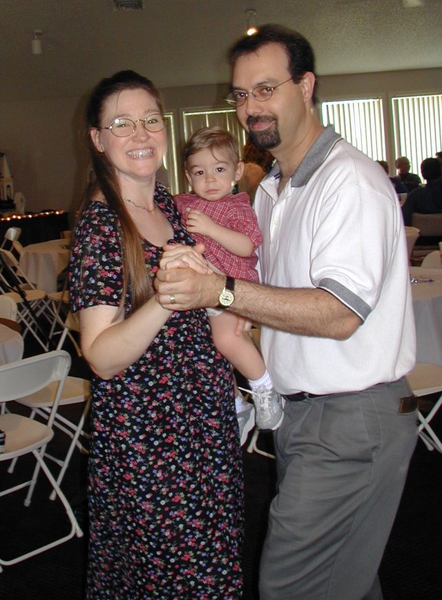 2004/06(June)/Trish-Wedding/640x480_2004-06-26-Trish-Greg-wedding-19-Karen-Christopher-Mike.JPG